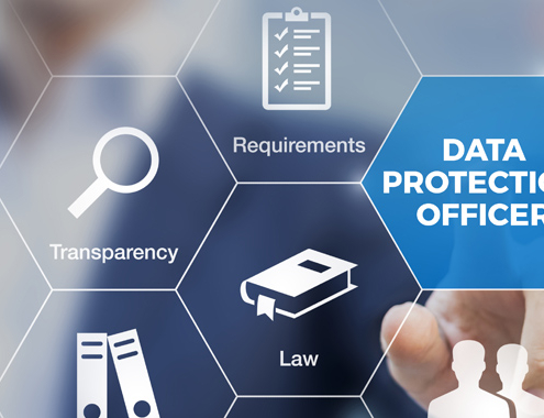 DPO Data protection officer: obbligo, requisiti, compiti, e certificazioni QUALI SONO I REQUISITI? Il Responsabile della protezione dei dati, nominato dal titolare del trattamento o dal responsabile del trattamento, dovrà: 1. possedere un'adeguata conoscenza della normativa e delle prassi di gestione dei dati personali, anche in termini di misure tecniche e organizzative o di misure atte a garantire la sicurezza dei dati. Non sono richieste attestazioni formali o l'iscrizione ad appositi albi professionali, anche se la partecipazione a master e corsi di studio/professionali può rappresentare un utile strumento per valutare il possesso di un livello adeguato di conoscenze; 2. adempiere alle sue funzioni in piena indipendenza e in assenza di conflitti di interesse . In linea di principio, ciò significa che il RPD non può essere un soggetto che decide sulle finalità o sugli strumenti del trattamento di dati personali; 3. operare alle dipendenze del titolare o del responsabile oppure sulla base di un contratto di servizio (RPD/DPO esterno). Il titolare o il responsabile del trattamento dovranno mettere a disposizione del Responsabile della protezione dei dati le risorse umane e finanziarie necessarie all’adempimento dei suoi compiti. IN QUALI CASI E’ PREVISTO? Dovranno designare obbligatoriamente un RPD: a) amministrazioni, enti pubblici e autorità giudiziarie nell’esercizio delle loro funzioni; b) tutti i soggetti la cui attività principale consiste in trattamenti che, per la loro natura, il loro oggetto o le loro finalità, richiedono il monitoraggio regolare e sistematico degli interessati su larga scala; c) tutti i soggetti la cui attività principale consiste nel trattamento, su larga scala, di dati sensibili, relativi alla salute o alla vita sessuale, genetici, giudiziari e biometrici. Anche per i casi in cui il regolamento non impone in modo specifico la designazione di un RPD, è comunque possibile una nomina su base volontaria. Un gruppo di imprese o soggetti pubblici possono nominare un unico RPD. CHI SONO I SOGGETTI PRIVATI OBBLIGATI ALLA SUA DESIGNAZIONE? Sono tenuti alla designazione del responsabile della protezione dei dati personali il titolare e il responsabile del trattamento che rientrino nei casi previsti dall'art. 37, par. 1, lett. b) e c), del Regolamento (UE) 2016/679. Si tratta di soggetti le cui principali attività (in primis, le attività c.d. di "core business") consistono in trattamenti che richiedono il monitoraggio regolare e sistematico degli interessati su larga scala o in trattamenti su larga scala di categorie particolari di dati personali o di dati relative a condanne penali e a reati (per quanto attiene alle nozioni di "monitoraggio regolare e sistematico" e di "larga scala", v. le "Linee guida sui responsabili della protezione dei dati" del 5 aprile 2017, WP 243). Il diritto dell'Unione o degli Stati membri può prevedere ulteriori casi di designazione obbligatoria del responsabile della protezione dei dati (art. 37, par. 4). Ricorrendo i suddetti presupposti, sono tenuti alla nomina, a titolo esemplificativo e non esaustivo: istituti di credito; imprese assicurative; sistemi di informazione creditizia; società finanziarie; società di informazioni commerciali; società di revisione contabile; società di recupero crediti; istituti di vigilanza; partiti e movimenti politici; sindacati; caf e patronati; società operanti nel settore delle "utilities" (telecomunicazioni, distribuzione di energia elettrica o gas); imprese di somministrazione di lavoro e ricerca del personale; società operanti nel settore della cura della salute, della prevenzione/diagnostica sanitaria quali ospedali privati, terme, laboratori di analisi mediche e centri di riabilitazione; società di call center; società che forniscono servizi informatici; società che erogano servizi televisivi a pagamento. QUALI SONO I COMPITI? Il Responsabile della protezione dei dati dovrà, in particolare: a) sorvegliare l’osservanza del regolamento, valutando i rischi di ogni trattamento alla luce della natura, dell’ambito di applicazione, del contesto e delle finalità; b) collaborare con il titolare/responsabile, laddove necessario, nel condurre una valutazione di impatto sulla protezione dei dati (DPIA); c) informare e sensibilizzare il titolare o il responsabile del trattamento, nonché i dipendenti di questi ultimi, riguardo agli obblighi derivanti dal regolamento e da altre disposizioni in materia di protezione dei dati; d) cooperare con il Garante e fungere da punto di contatto per il Garante su ogni questione connessa al trattamento; e) supportare il titolare o il responsabile in ogni attività connessa al trattamento di dati personali, anche con riguardo alla tenuta di un registro delle attività di trattam